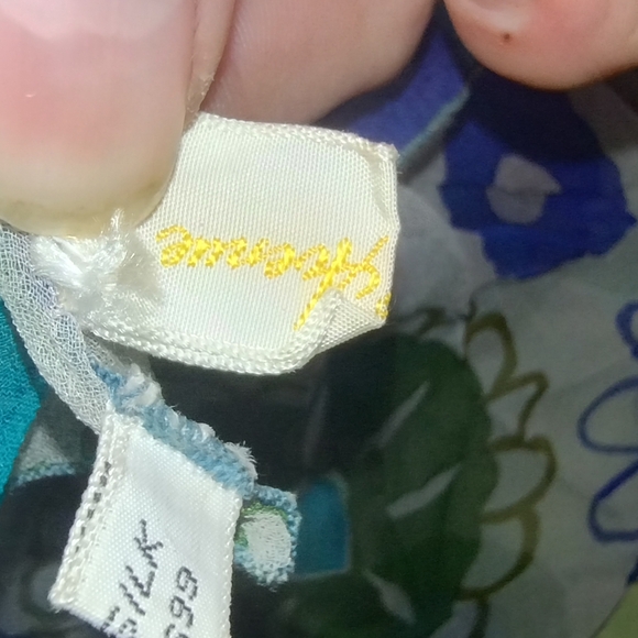 Vintage 1940's or early 50's Saks Fifth Ave 100% silk scarf basically flawless - Picture 6 of 8